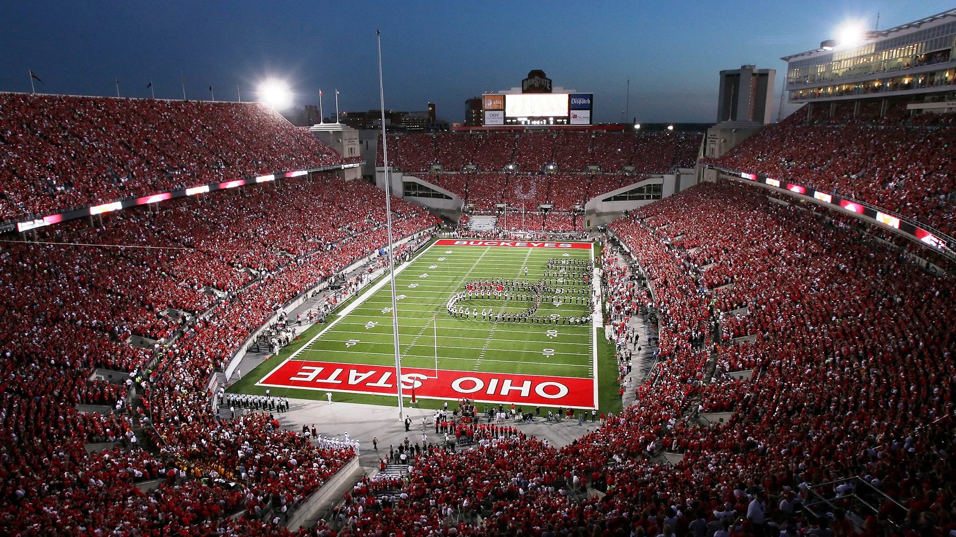 “中国足球职业联赛新纪元：多样化发展”，中国实行足球职业联赛